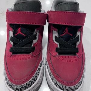 Kids Jordan Sneakers